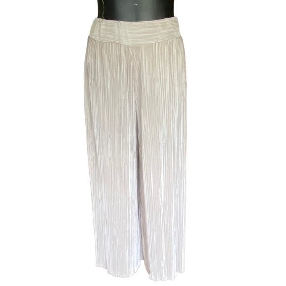 boohoo mini-pleats wide leg pant in cream tan Size 10 - Picture 1 of 6